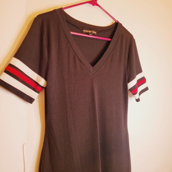 Almost Famous black sporty tshirt dress - Picture 2 of 8